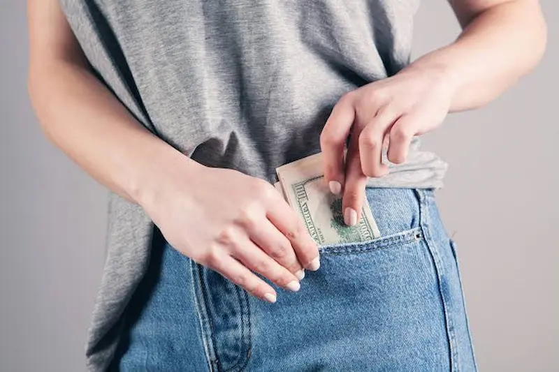 How to Save Money on Clothes Without Sacrificing Quality